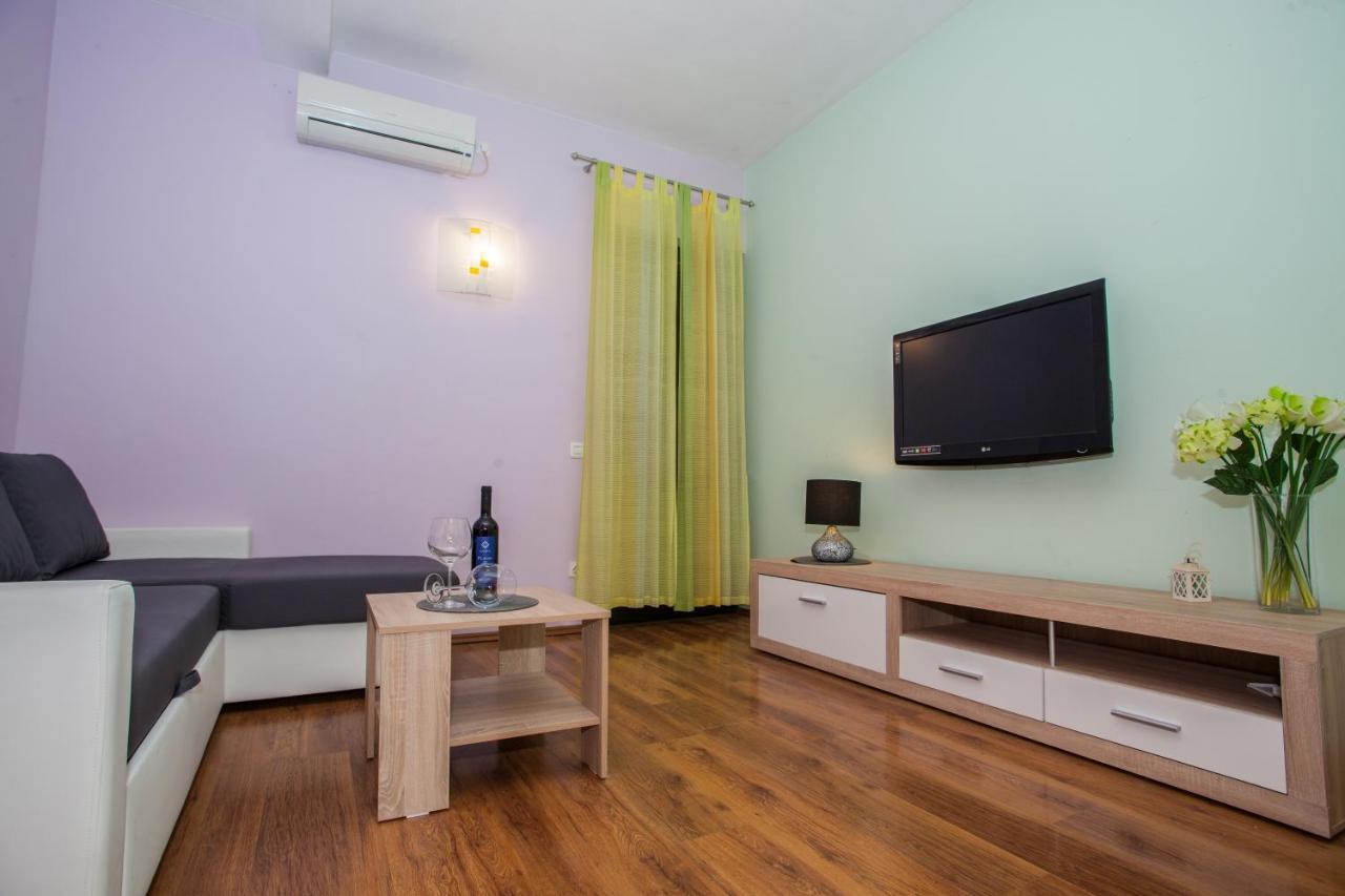 Apartments Lovic Lokva Rogoznica Esterno foto