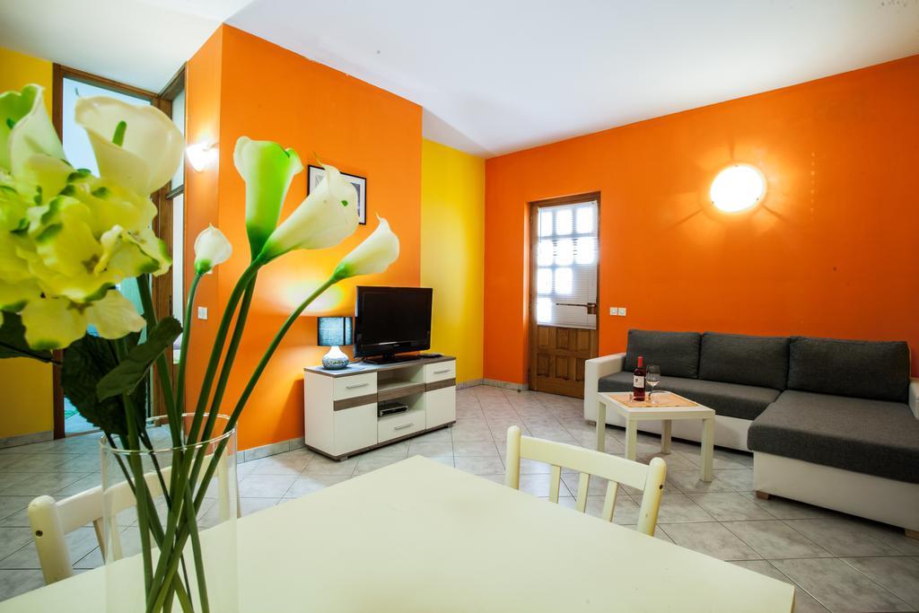 Apartments Lovic Lokva Rogoznica Esterno foto
